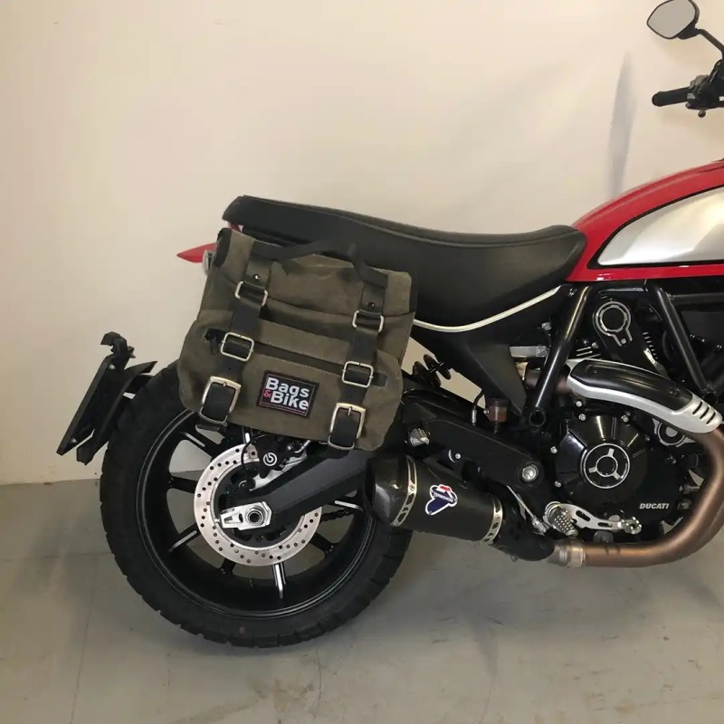 Bags&Bike SAHARA/V/D-S-19 Coppia Di Borse Laterali Modello Sahara In Canvas Verde Per Ducati Scrambler 2019